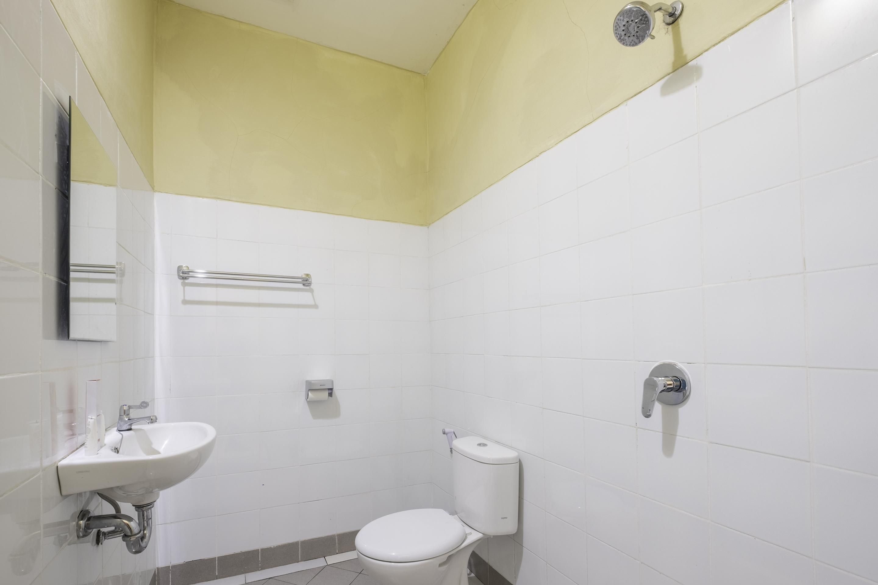 Super Oyo 1568 Stasiun Ka Cirebon Guest House Zewnętrze zdjęcie