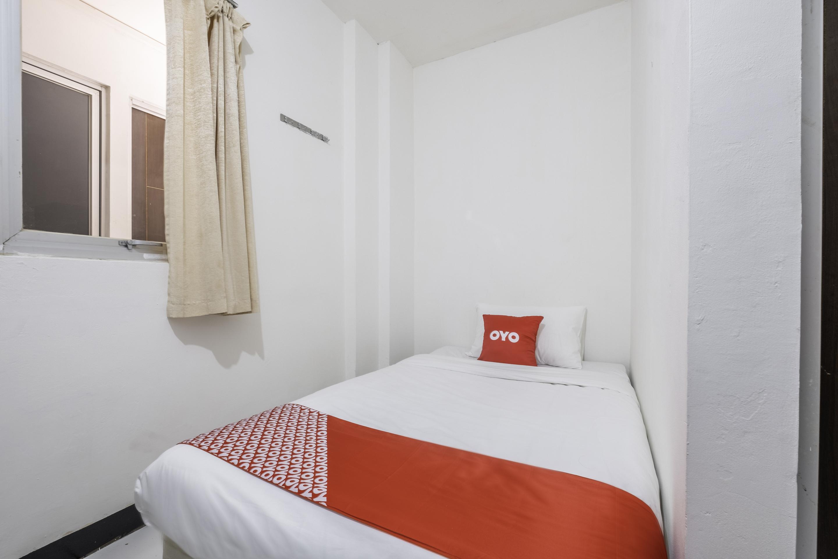 Super Oyo 1568 Stasiun Ka Cirebon Guest House Zewnętrze zdjęcie