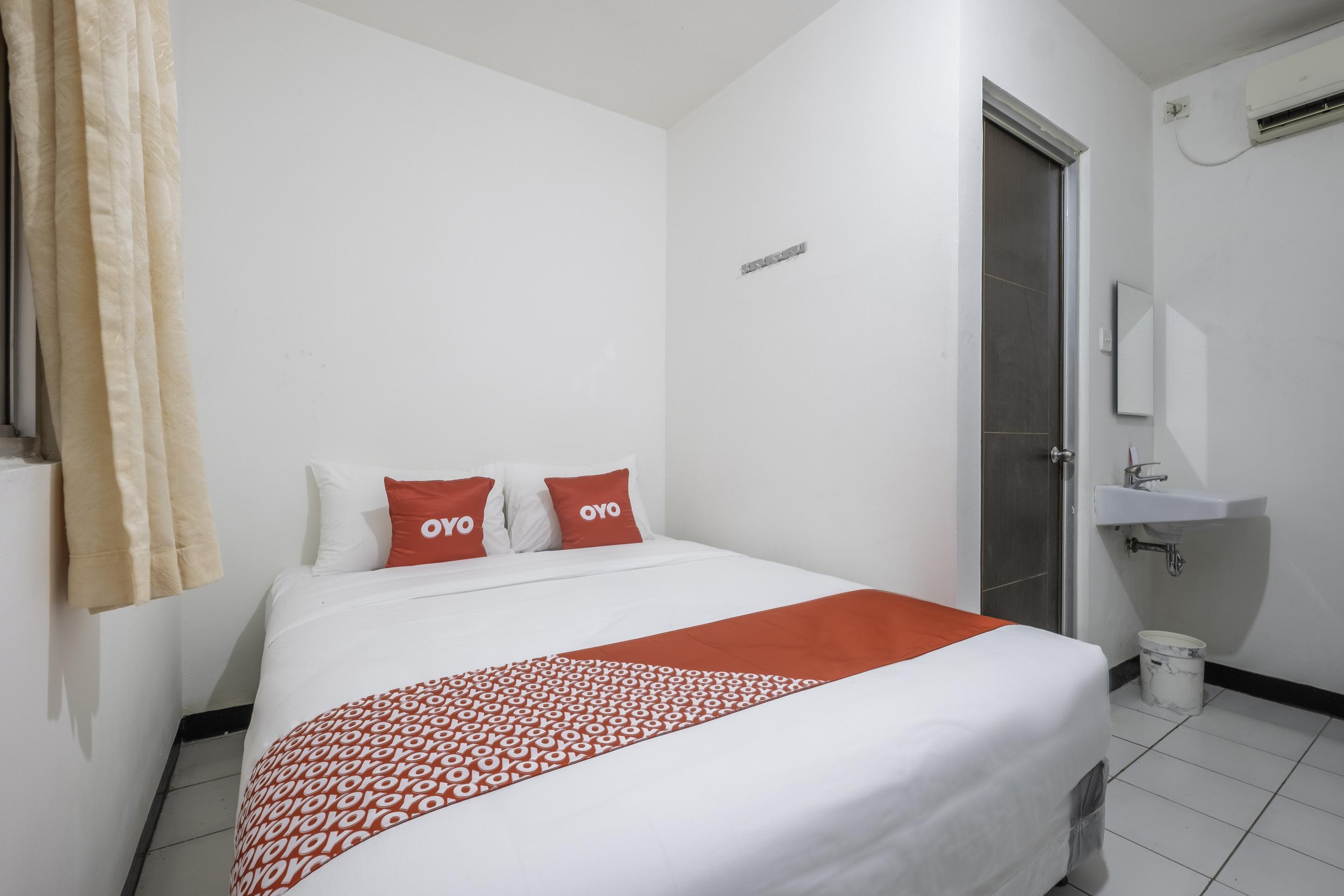 Super Oyo 1568 Stasiun Ka Cirebon Guest House Zewnętrze zdjęcie