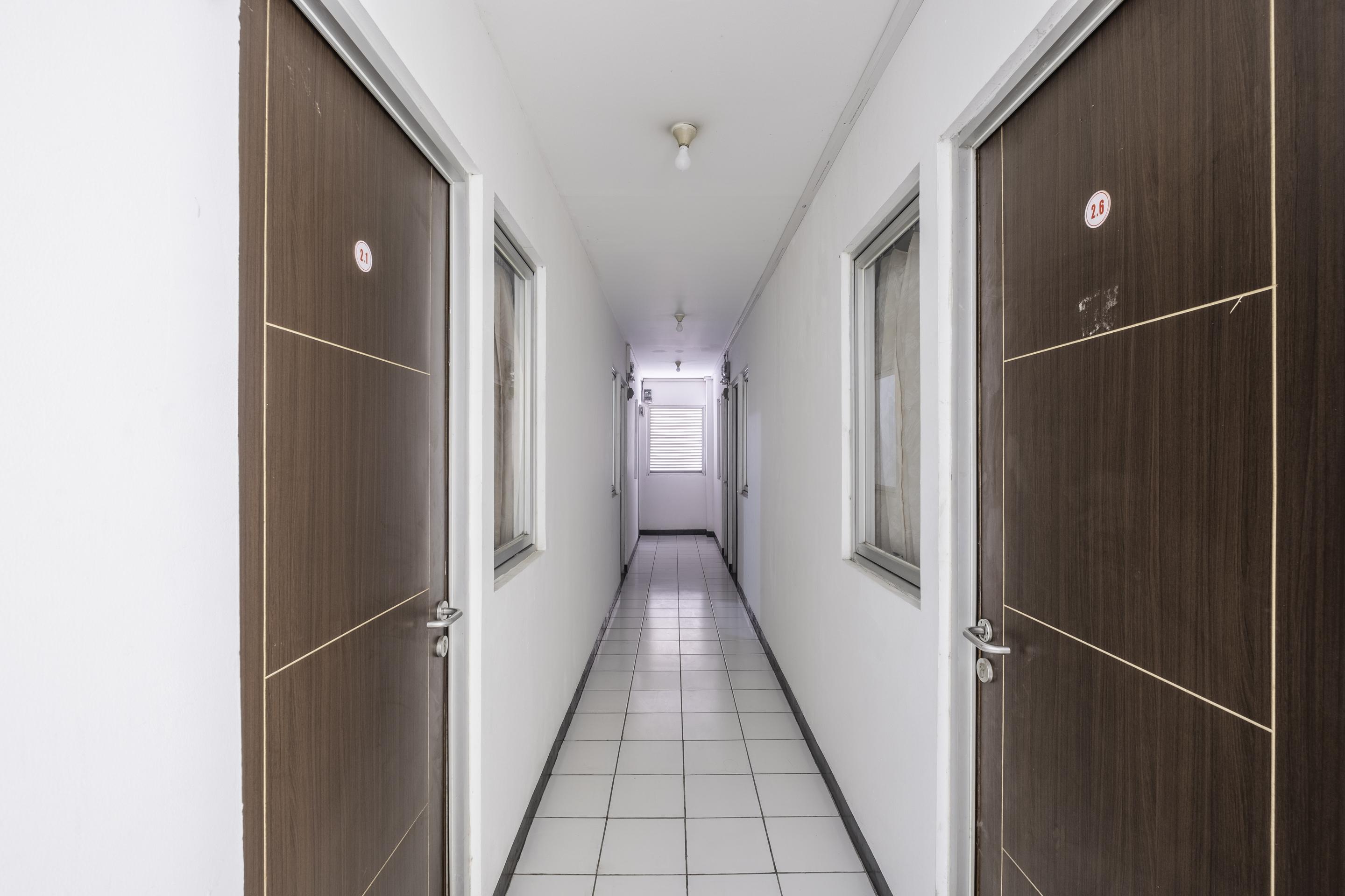 Super Oyo 1568 Stasiun Ka Cirebon Guest House Zewnętrze zdjęcie