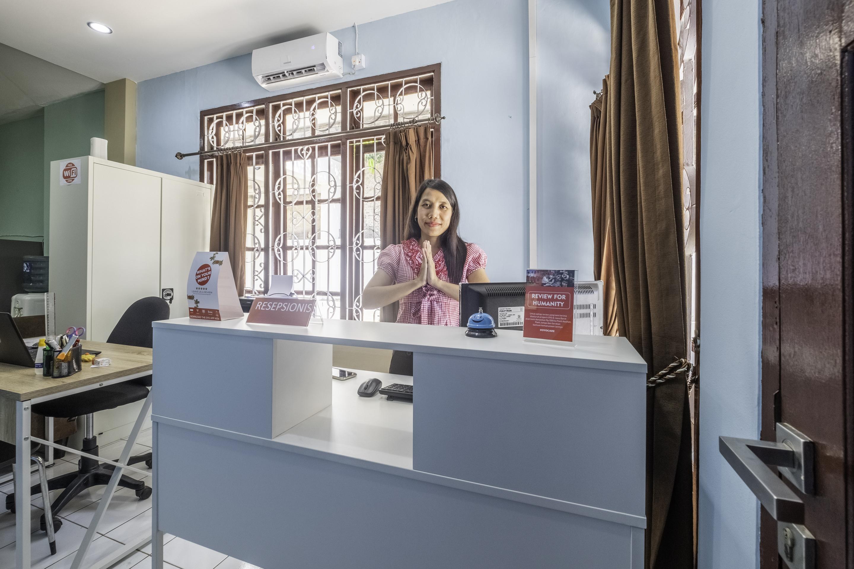 Super Oyo 1568 Stasiun Ka Cirebon Guest House Zewnętrze zdjęcie